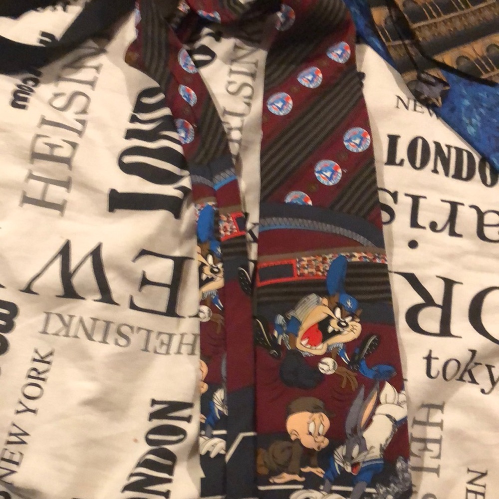 Looney tunes vintage blue jays tie
